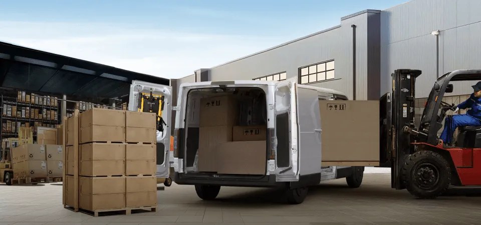 CAVAN C1 rear doors open during loading at a warehouse